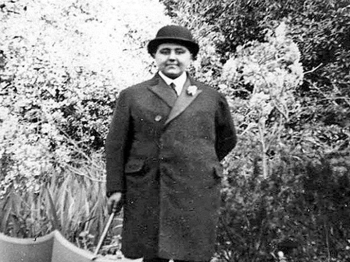 احمد شاه مکرر میگفت چاق شدهای!