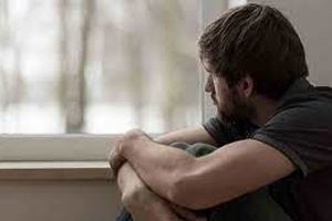نشانه‌ها و عوامل بروز اختلال افسردگی در مردان