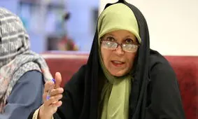 فائزه هاشمی: محمدرضا پهلوی هم تاریخ ماست، به مزارش رفتم/ در مرگ پدر ابهام داریم و معتقدیم طبیعی نبوده این مرگ/ با ولایت فقیه مشکلی ندارم، با مطلقه بودن مشکل دارم