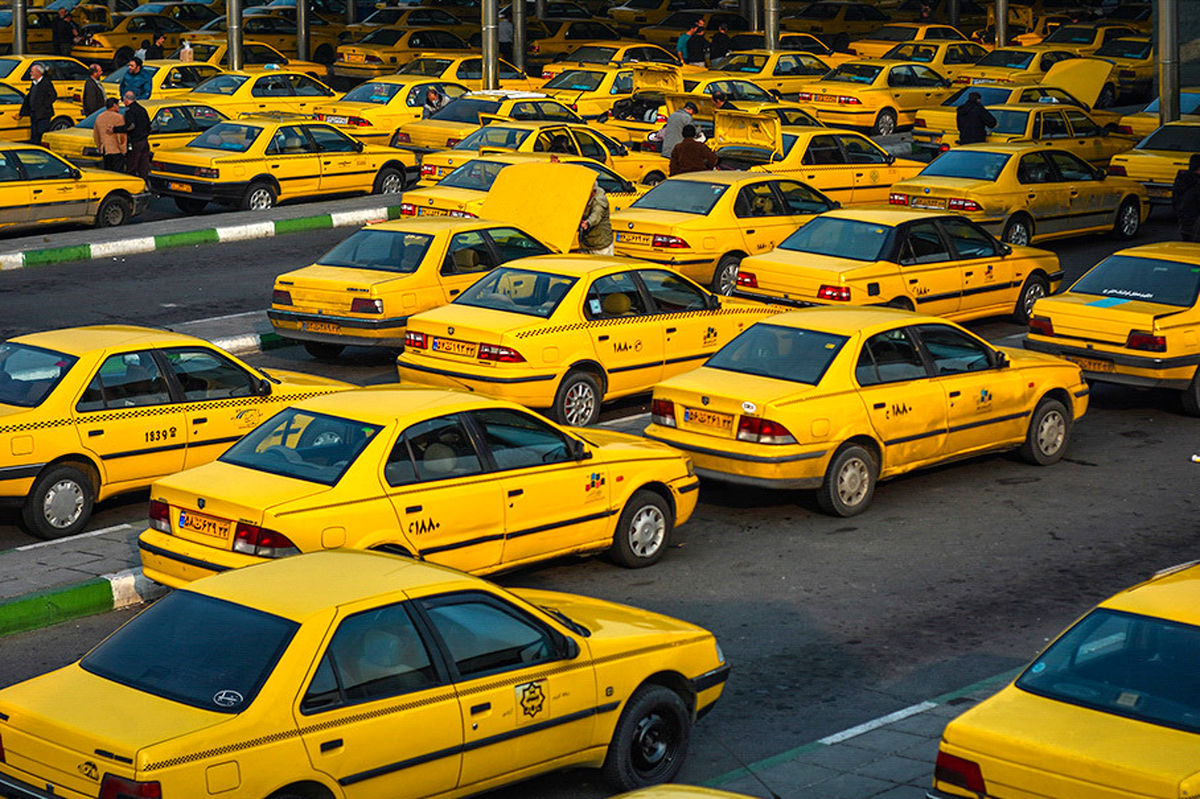 درخواست وزارت کشور از روحانی برای اولویت واکسیناسیون رانندگان تاکسی