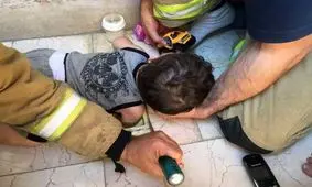 گیرکردن دست کودک سه ساله در کفشوی حمام