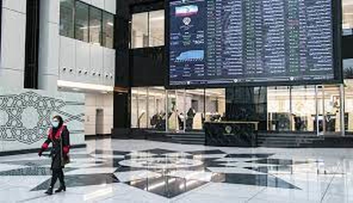 کاهش نرخ سود بانکی به رونق بورس کمک میکند / ریسک بورس هنوز بالاست