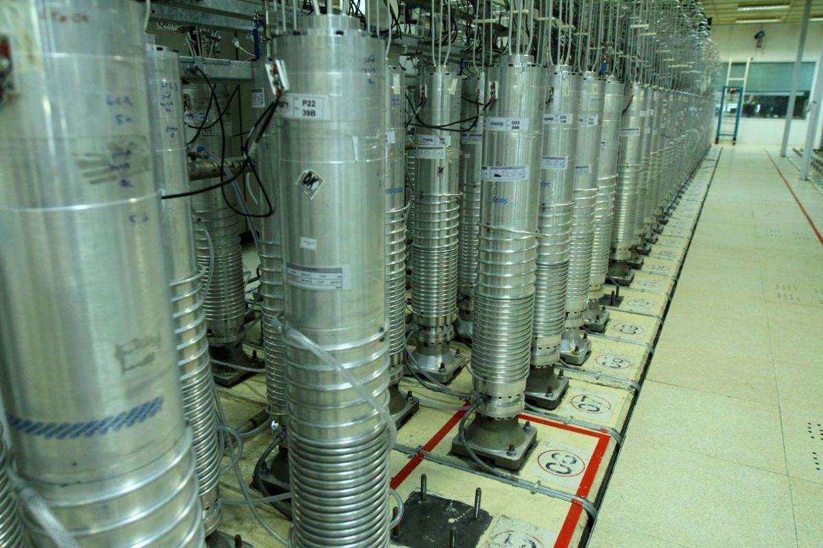 کیهان: تأسیسات هسته ای "دیمونا" در اسرائیل را بزنید/ غنی سازی ۶۰ درصدی که جواب آن‌ها نیست