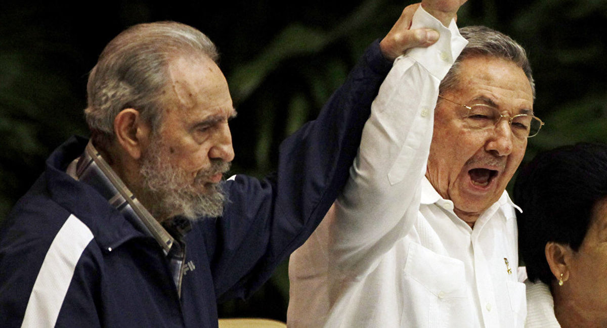 پایان دوران کاستروها در کوبا/ رائول کاسترو از رهبری حزب کمونیست کوبا استعفا داد