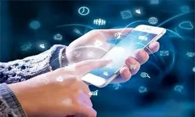 مراقب باشید اینگونه در گوشی‌هایتان غرق نشوید/ کاریکاتور