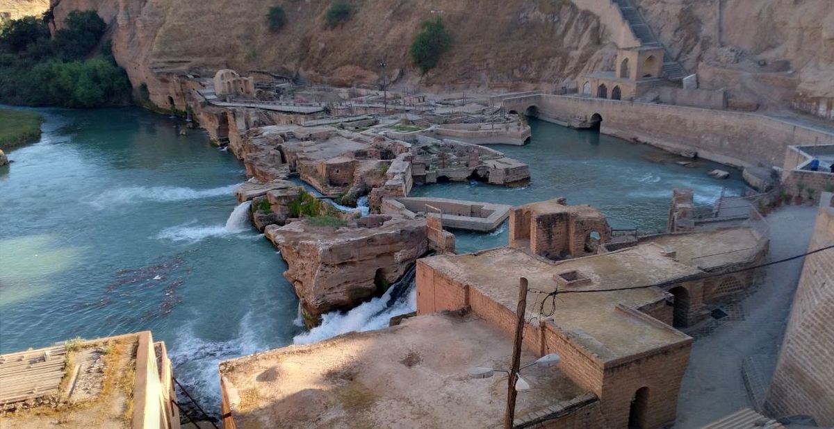 استاندار خوزستان از روند اجرایی پروژه های شوشتر بازدید کرد/ ایستگاه پمپاژ شهر شرافت شوشتر به بهره برداری رسید/ تصاویر