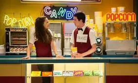 از مورچه پخته شده طعم‌دار تا گوشت خشک شده گوزن؛ خوراکی‌های عجیبی که در سینما‌های دنیا خورده می‌شوند