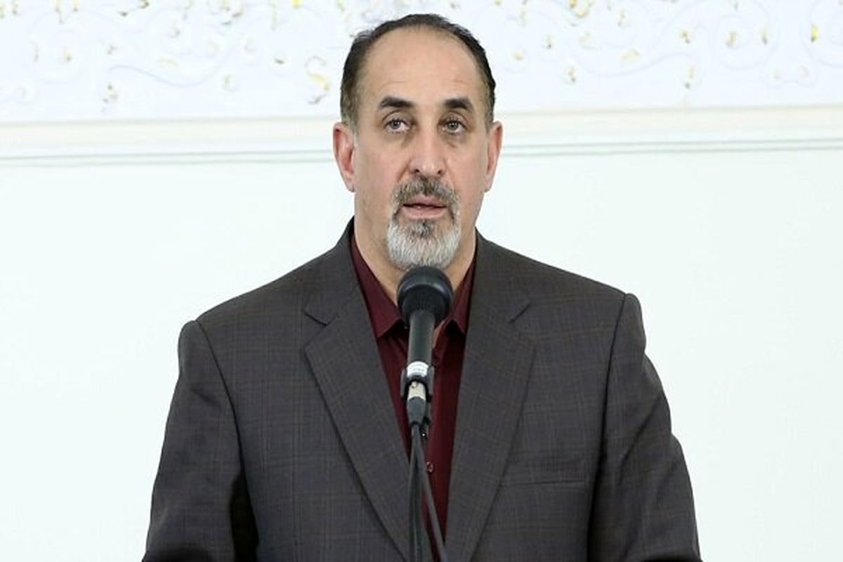 پیرنیا، معمارِ حکیم است