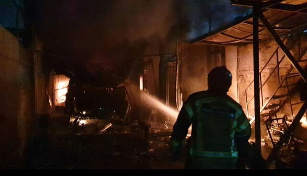 بی‌احتیاطی، عامل آتش‌سوزی پارکینگ خودرو میدان بسیج زنجان