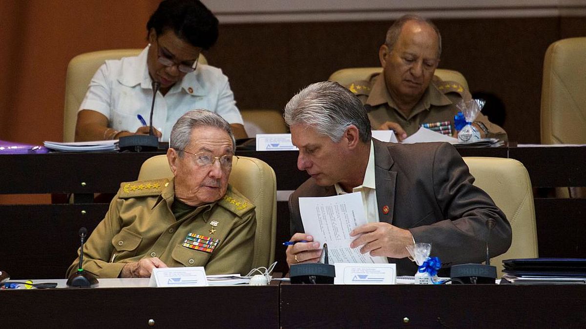 ۶ دهه حکومت برادران کاسترو بر کوبا پایان یافت/ انتخاب رئیس جمهور این کشور به عنوان رهبر حزب حاکم کمونیست