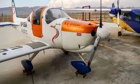 فرود اضطراری هواپیمای آموزشی در جاده جاجرم/ ویدئو