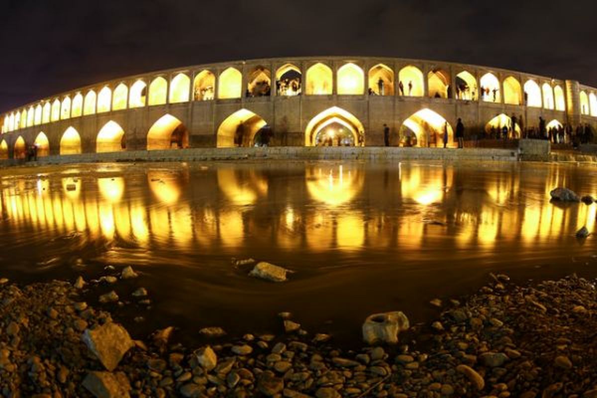 به اندازه یک مدینه فاضله برای اصفهان هزینه فرهنگی شده است!