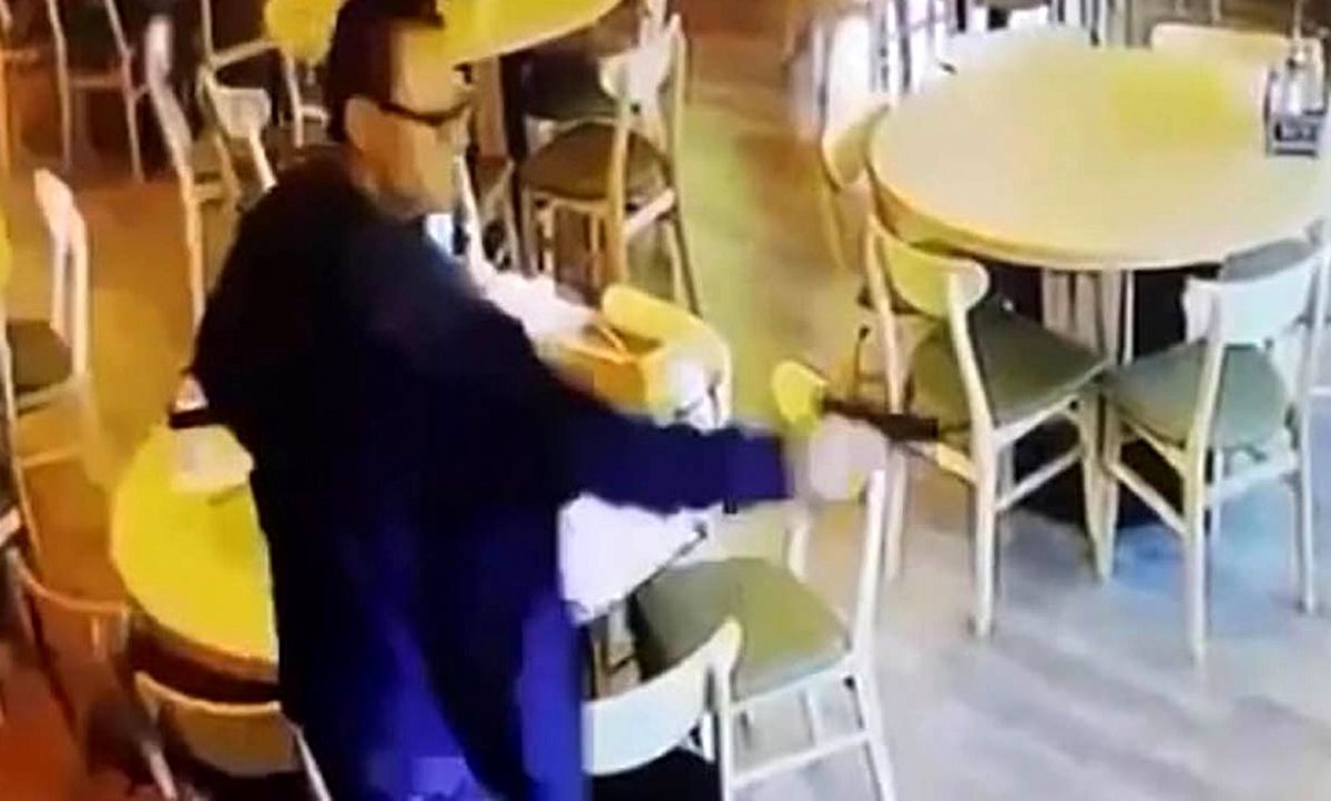 لحظه قتل زن شوهردار با مرد غریبه در رستوران/ ویدئو