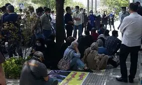 سهامداران بورس این شهرها در اعتراض به ریزش بازار تجمع کردند/ ویدنو