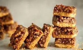 طرز تهیه شیرینی مربعی گردویی
