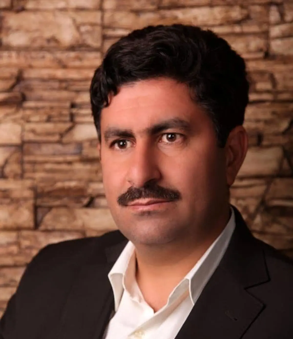 خون شهردار اهواز از خون شهروندان رنگین‌تر نیست