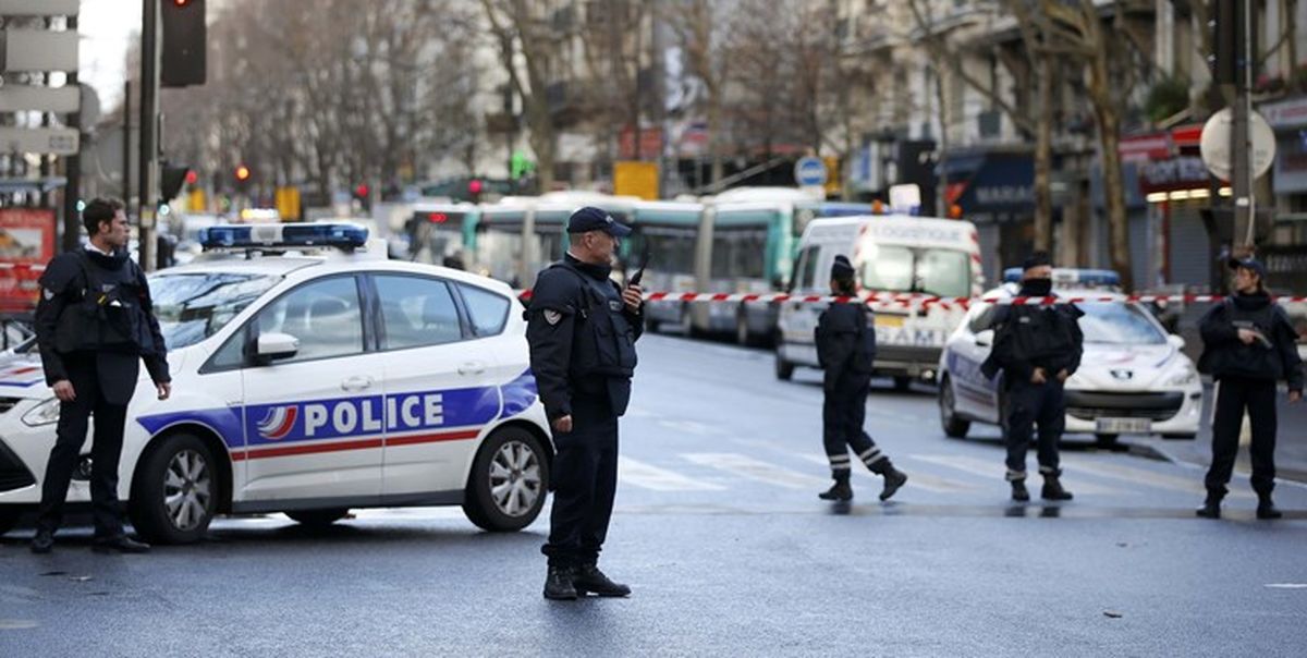 جان باختن یک پلیس زن فرانسوی در حمله با سلاح سرد