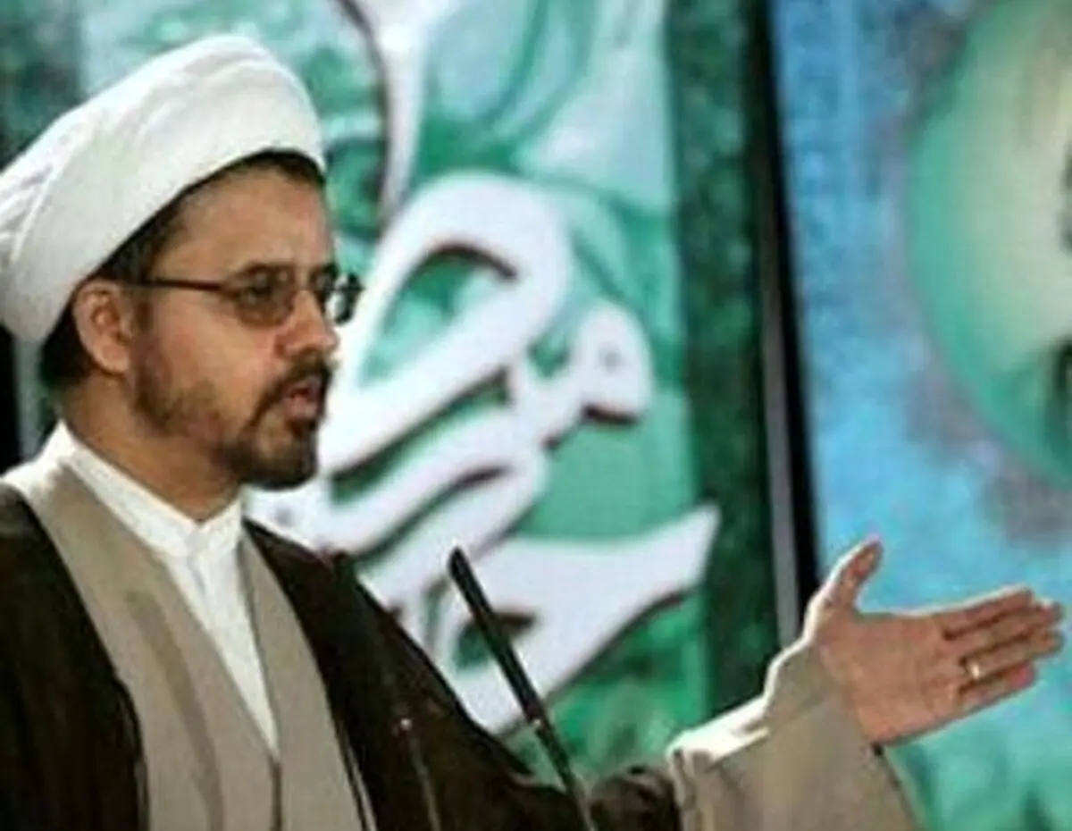 چرا از روحانیونی که با ماسک نزدن، مردم را آزار می دهند انتقاد نمی کنید؟