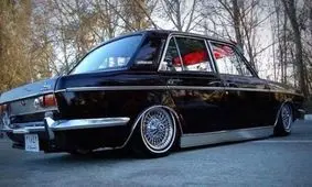 صف کشیدنِ مردم روسیه برای تماشای پیکان ایران/ ویدئو