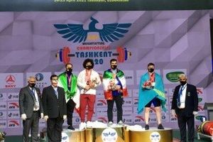 تبدیل جایزه وزنه‌برداری قهرمانی آسیا از چای‌ساز به لباس!