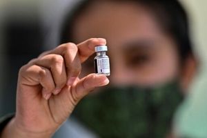 مردم برای تسریع در دریافت واکسن کرونا تشکیل پرونده سلامت دهند