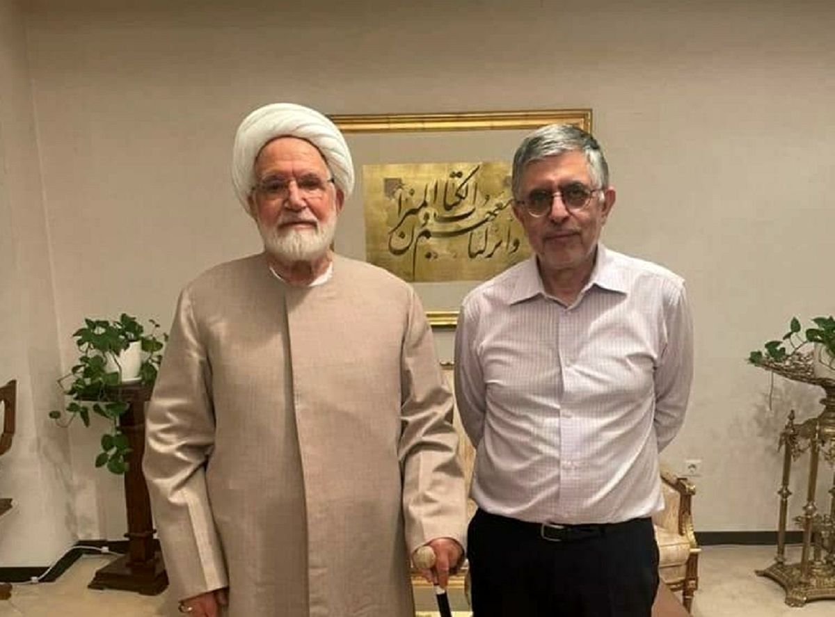 توصیه کروبی، شرکت مردم در انتخابات است / جبهه اصلاحات با یک کاندیدا می‌آید / زمینه نامزدی ظریف وجود دارد / لاریجانی پتانسیل اداره کشور را دارد / نامزد نمی‌شوم / احمدی‌نژاد دروغ گفت / خاطرات ۸۸ هاشمی باید منتشر شود