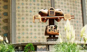 مرمت و نصب مجدد کلید مجسمه "فرهاد قفل زن" در مجموعه تئاتر شهر