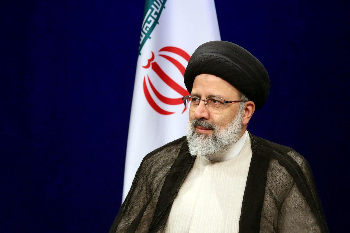 روزنامه کیهان: رئیسی، منتخب اول مردم در نظرسنجی خبرگزاری دولت است