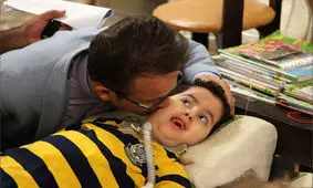 قصه عشق خواهر و برادر دوقلو!/ ویدئو