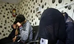 کلاهبرداری زن و مرد که در دیوار و شیپور آگهی جعلی درج می‌کردند