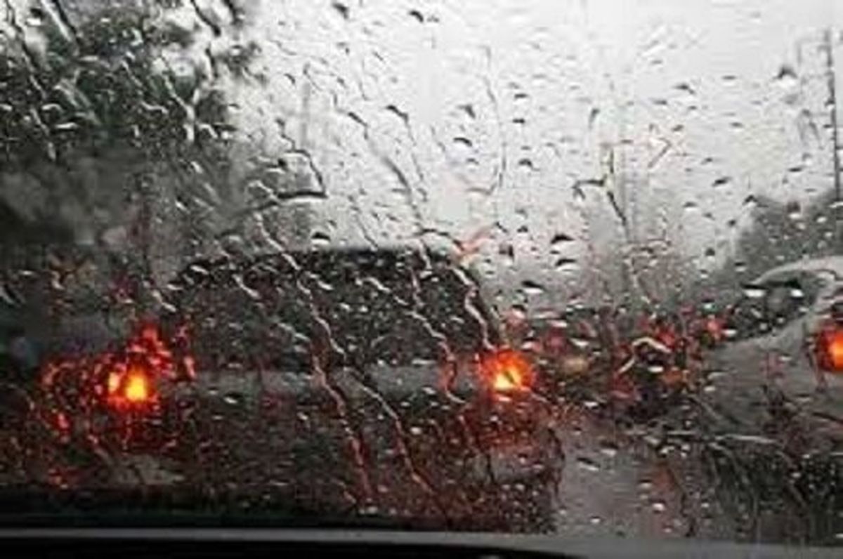 تداوم رگبار و رعد و برق در ۱۳ استان ایران