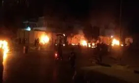 آتش زدن دیوار خارجی کنسولگری ایران در کربلا/ ویدئو