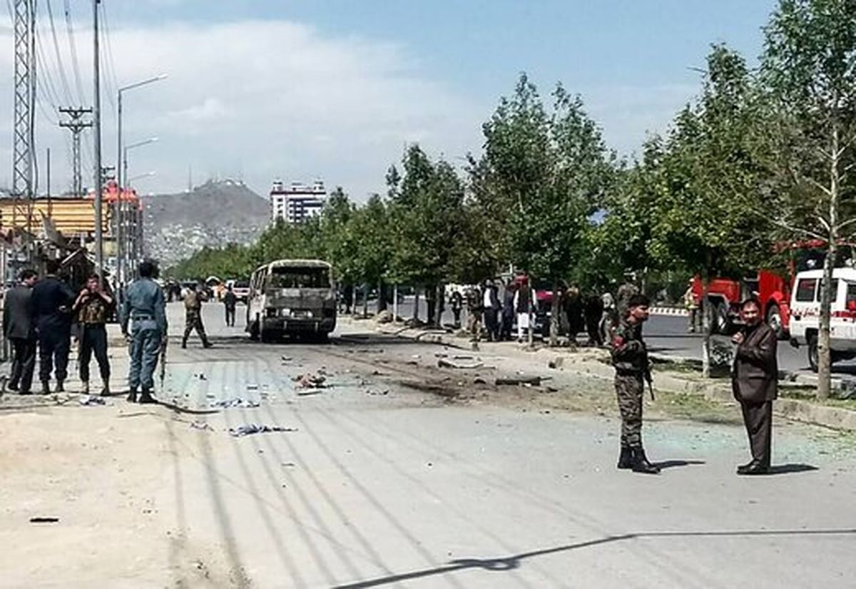 انفجار اتوبوس، ۲۵ نفر را در افغانستان به کام مرگ برد