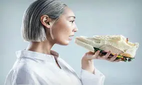 نان تست، بوم‌ نقاشی زن سرشناس ژاپنی!