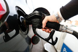 تمام شدن بنزین در حین رانندگی/ چه باید کرد؟