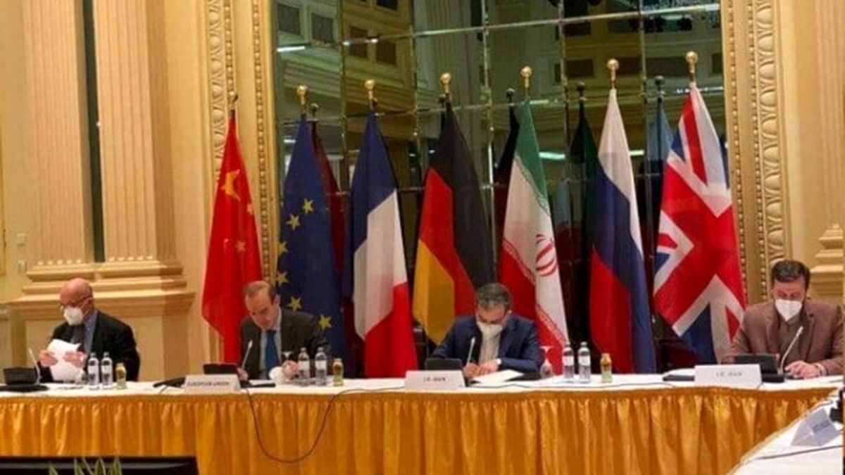 دولت رئیسی عاقلانه عمل کند، از نیمه دوم سال بورس به تعادل میرسد / احیای برجام و رفع تحریمها اقتصاد را نجات میدهد