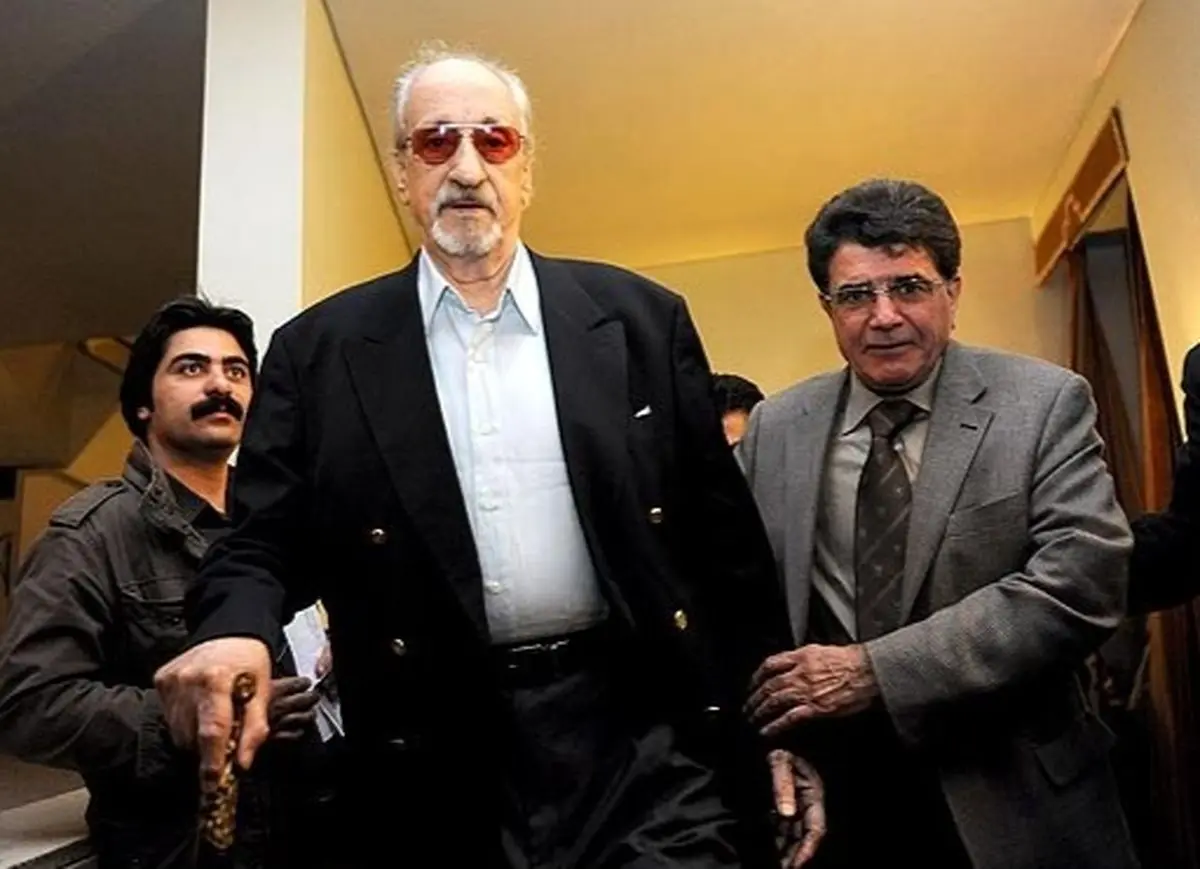 دریغا و دردا که میدان از هنرمندان واقعی خالی است