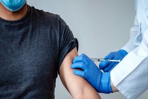 راه اندازی اولین پایگاه تجمیعی واکسیناسیون کووید 19 در دانشگاه علوم پزشکی زاهدان