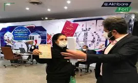 حضور یک زن موتورسوار در وزارت کشور برای ثبت نام انتخابات ریاست جمهوری/ عکس و ویدئو