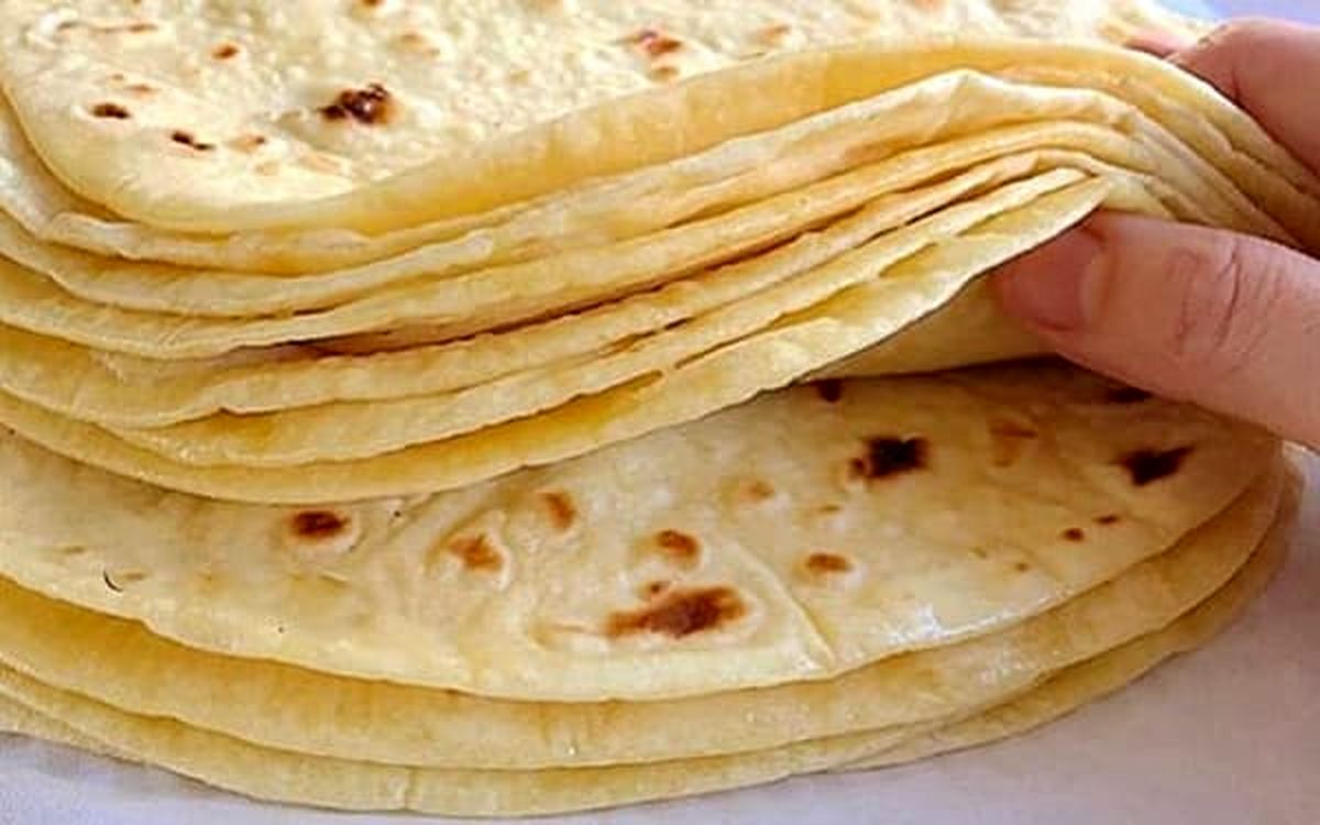 قیمت نان در تهران بلاتکلیف است / در دوره بیدولتی به سر میبریم