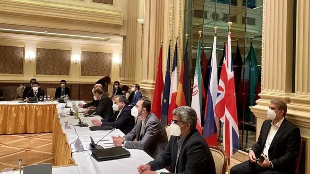 تاثیر مذاکرات بر انتخابات ۱۴۰۰ چیست؟ / احیای برجام، شانس پیروزی لاریجانی و جهانگیری را افزایش می‌دهد؟