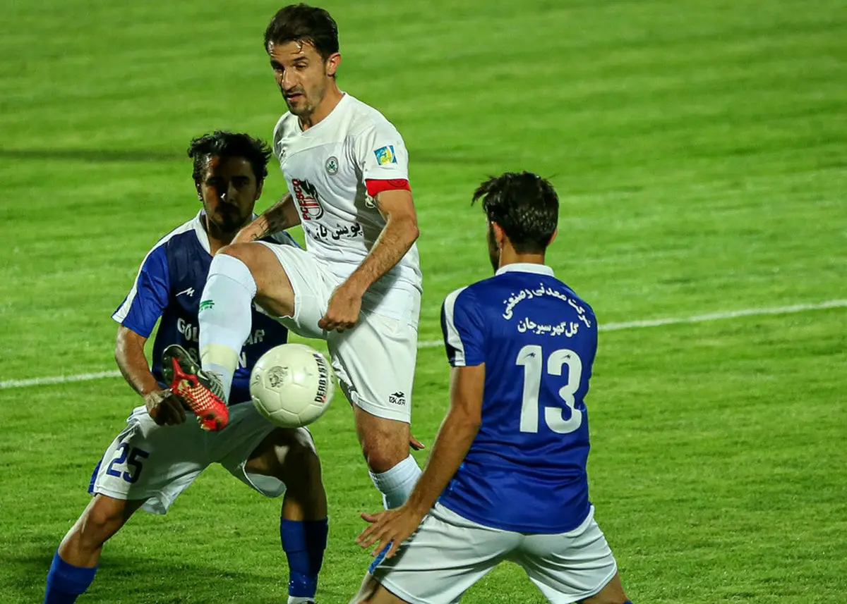 باخت ذوب آهن به گل گهر یک هفته بعد از پیروزی مقابل استقلال
