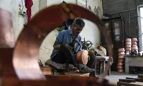 نبود حمایت و گرانی مواد اولیه هنرمندان صنایع دستی کرمان را رنج می‌دهد