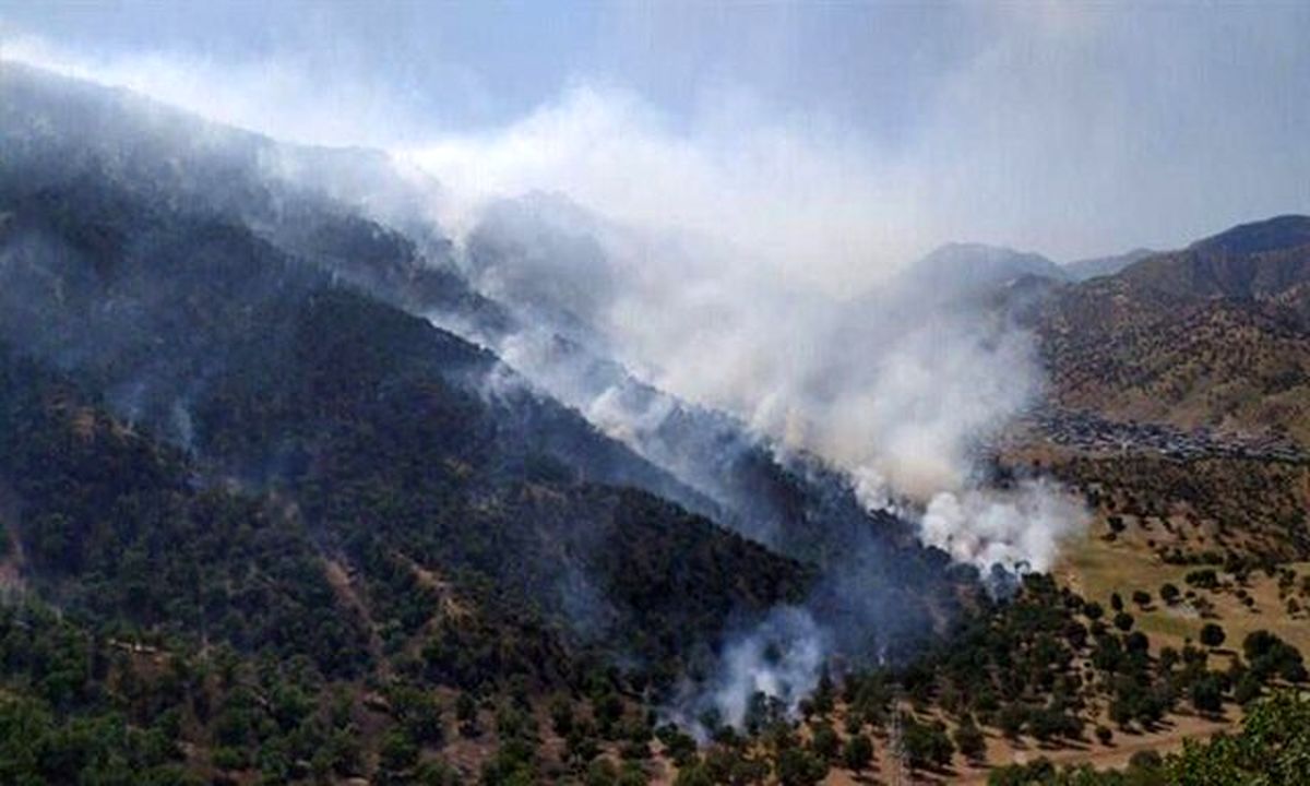 اعزام بالگرد جهت کمک به مهار آتش سوزی جنگلهای باشت