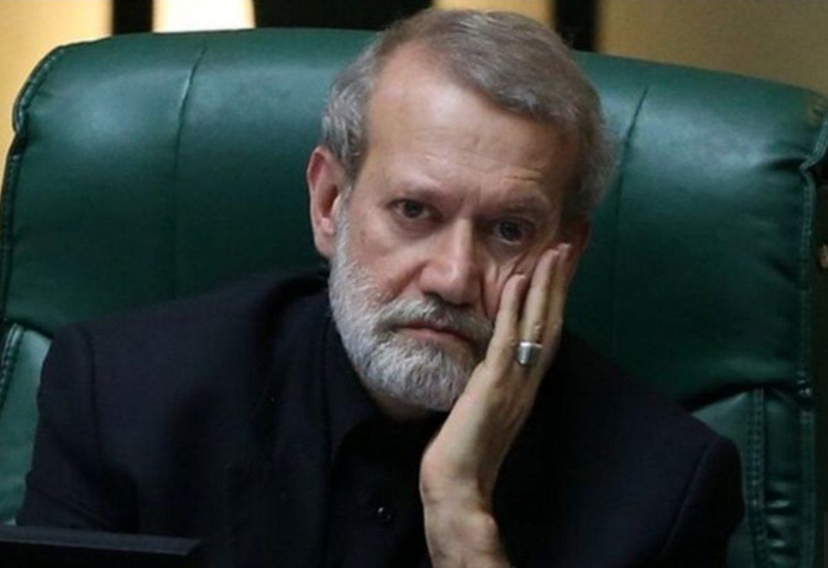 لاریجانی باید پاسخگو باشد نه طلبکار! / شعار "شوالیه ایران" او را مبرا می کند؟