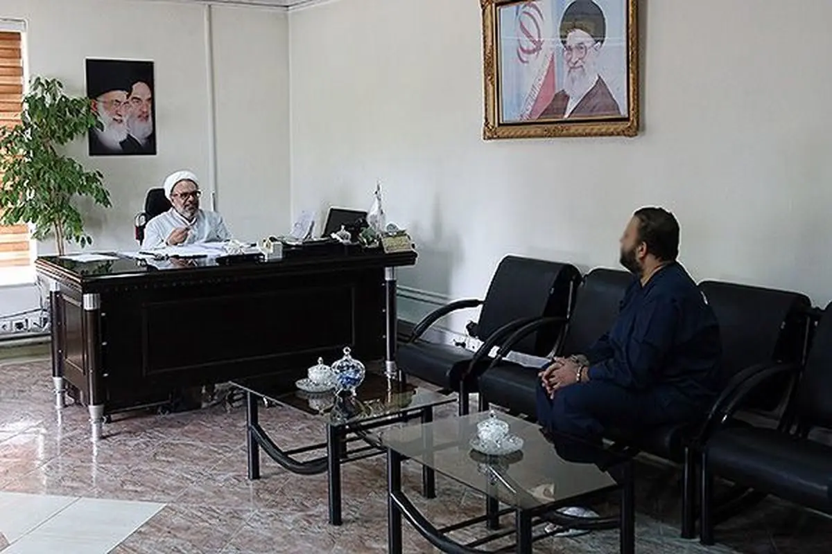 بازجویی دادستان قزوین از سارق مسلح بانک+عکس