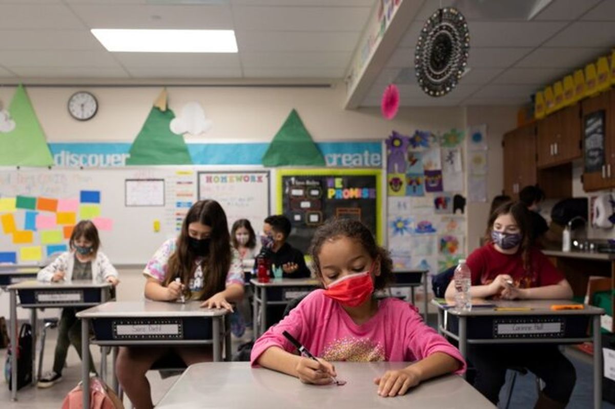 استفاده از ماسک در مدارس آمریکا همچنان ضروری است