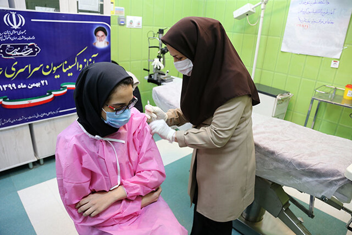 اجرای مرحله دوم واکسیناسیون کادر درمان نهاوند