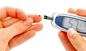 ۲ علامت در دهان که نشان از سطح بالای قند خون دارد