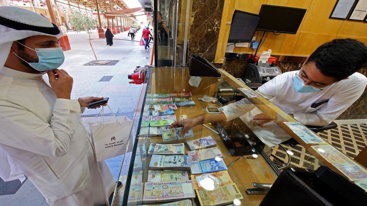 کویت حقوق کارمندان دولت را به دلیل کرونا کاهش داد